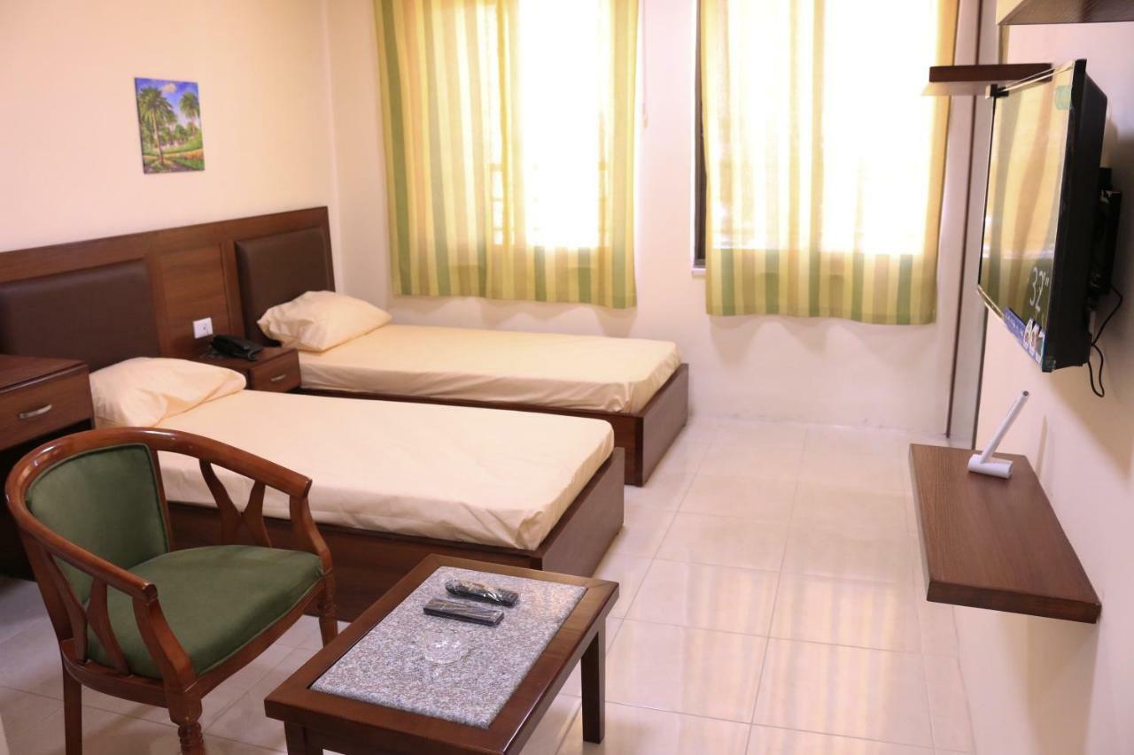 Badan Suites Safut ภายนอก รูปภาพ